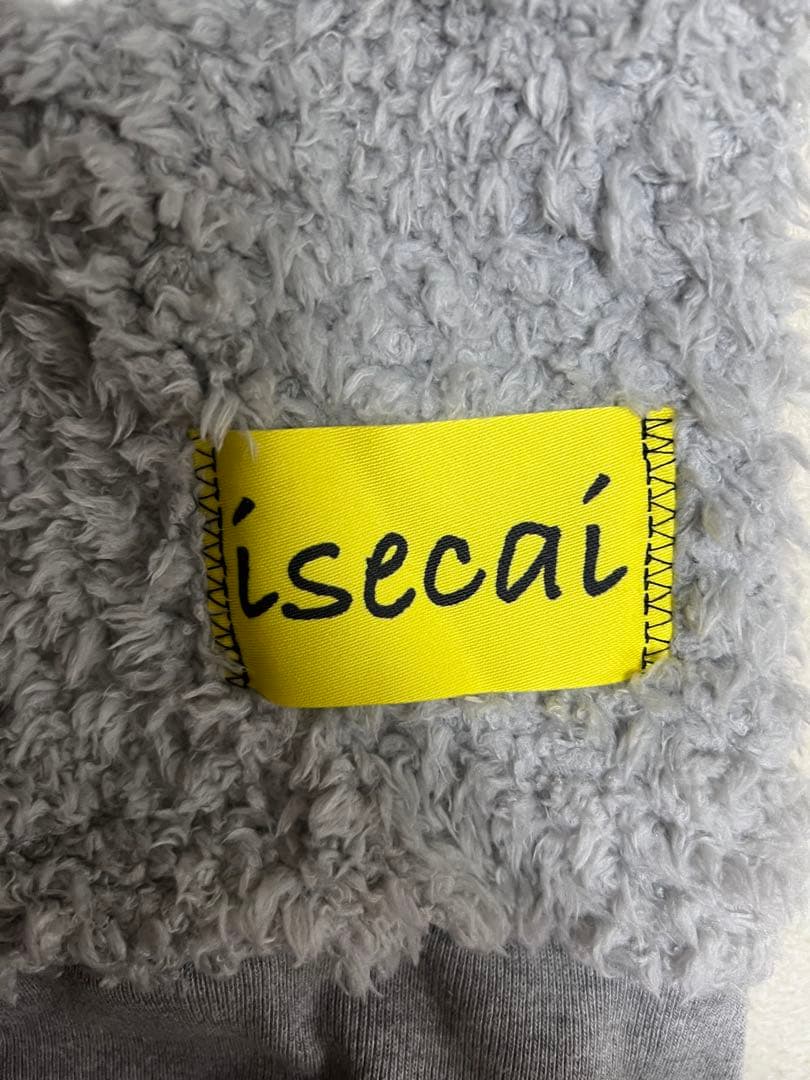 isecai 棘マフラー