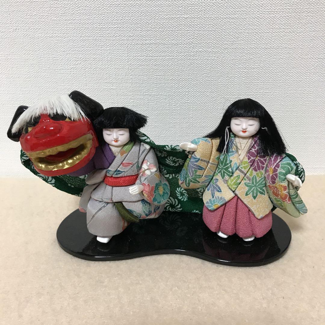 正月飾り　木目込み人形と松