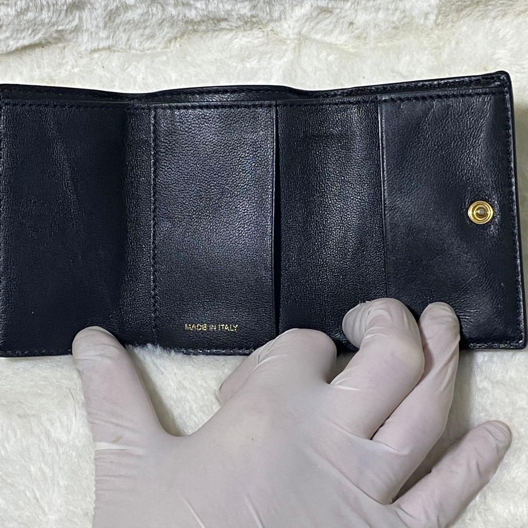 美品 MARNI 三つ折り財布　ブラック　ゴールド　プレート　マルニ　レザー