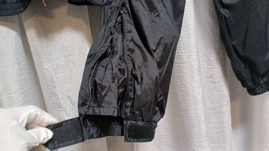 g*a様 がまかつ フィッシングスーツ(上下セット) 黒/赤 防寒服 Lサイズ