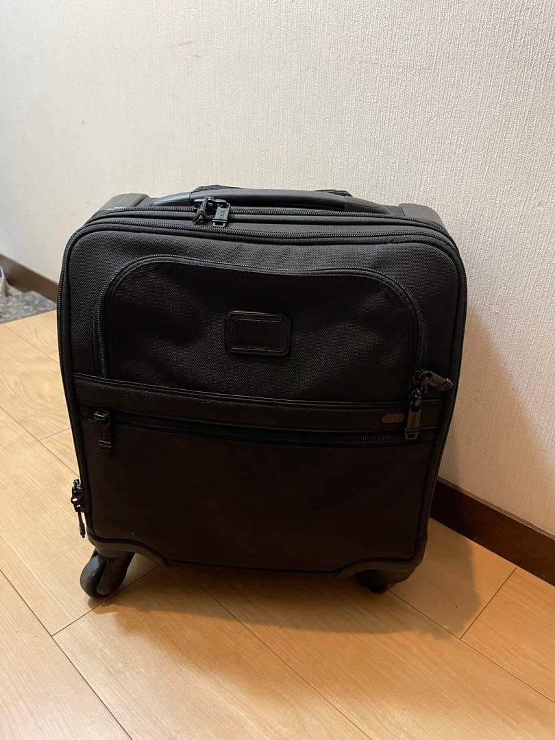 TUMI小型キャリーケース