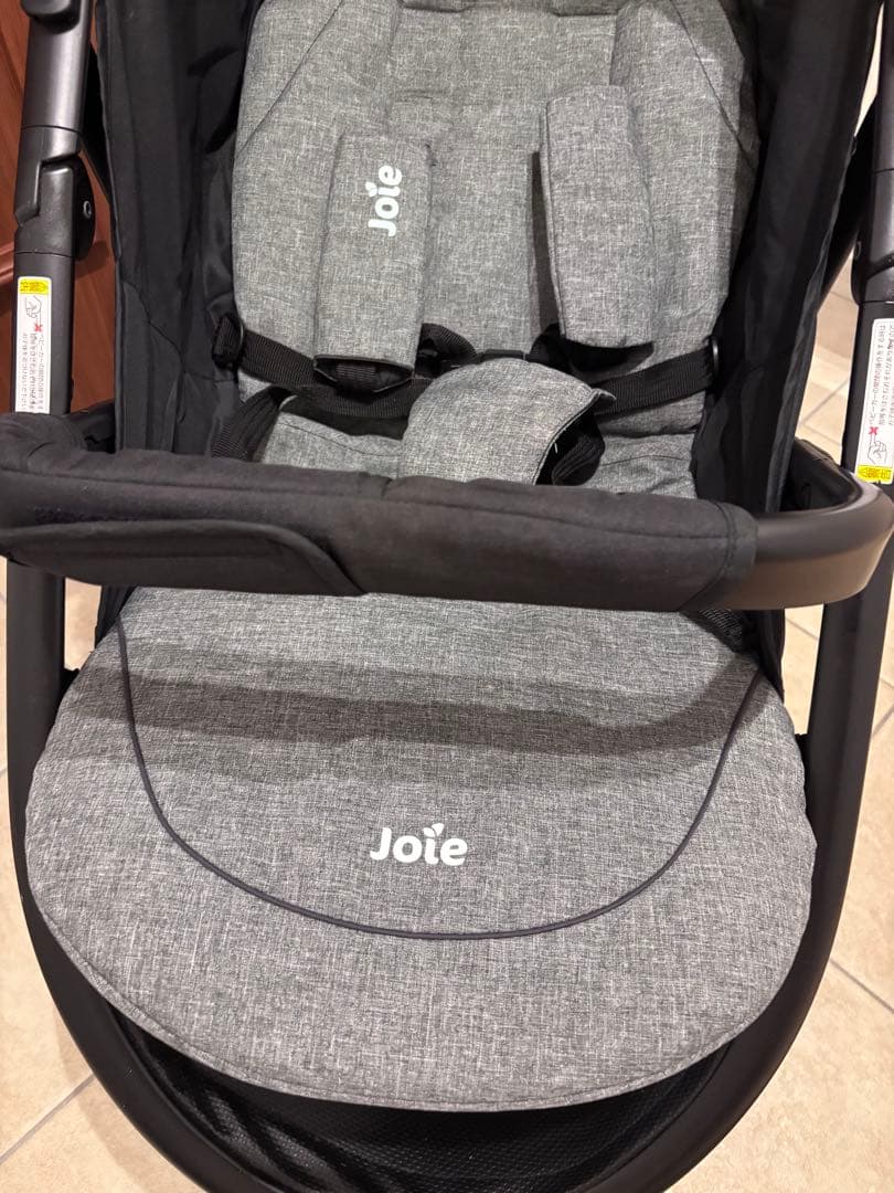 Joie ベビーカー　ライトトラックスエア　クロム（新品レインカバー付）　美品