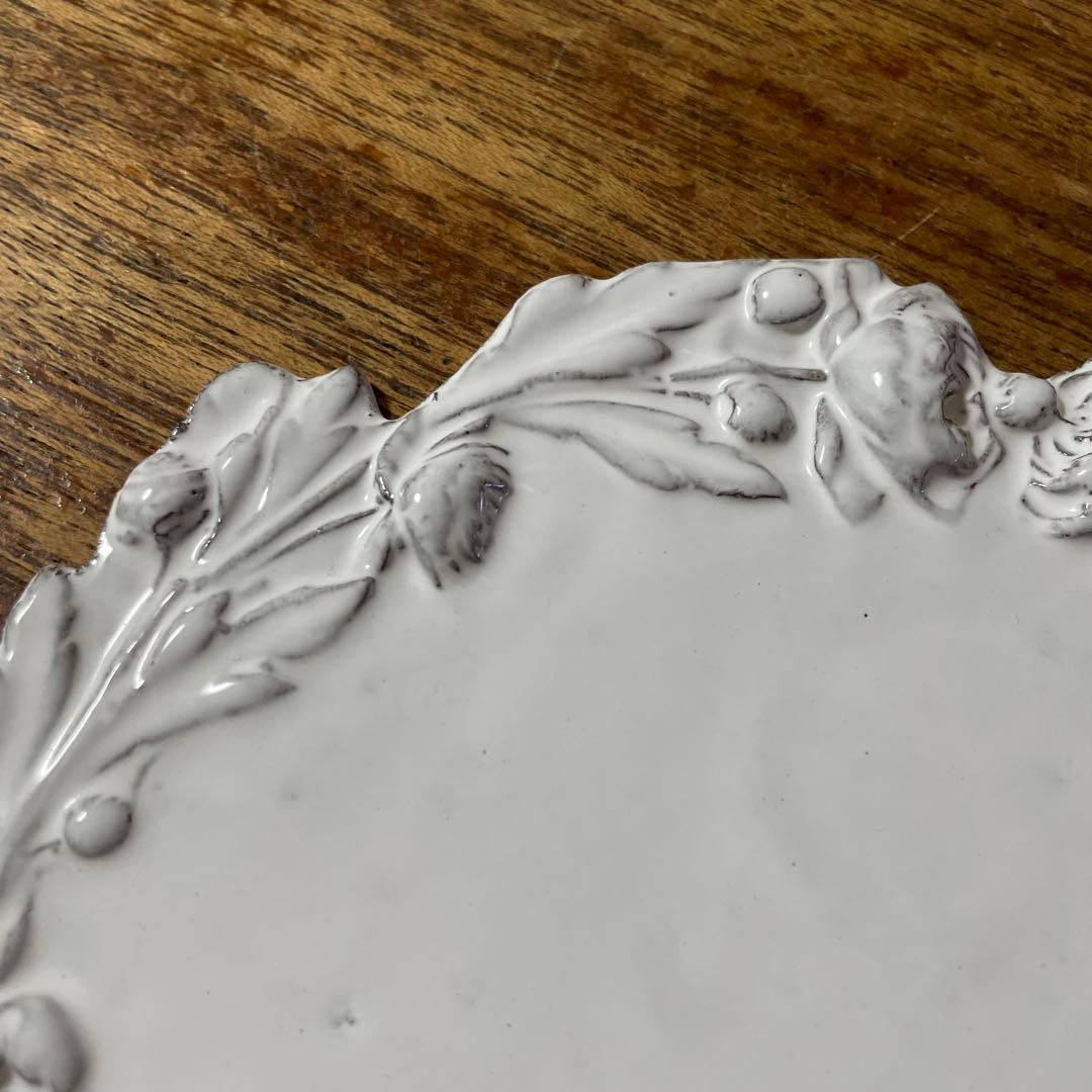 短期出品　アスティエ •ド•ヴィラット　ジベアドゥベ　ローズ柄白いプレート