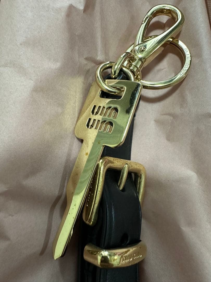 miu miu ブラックレザー キーリング