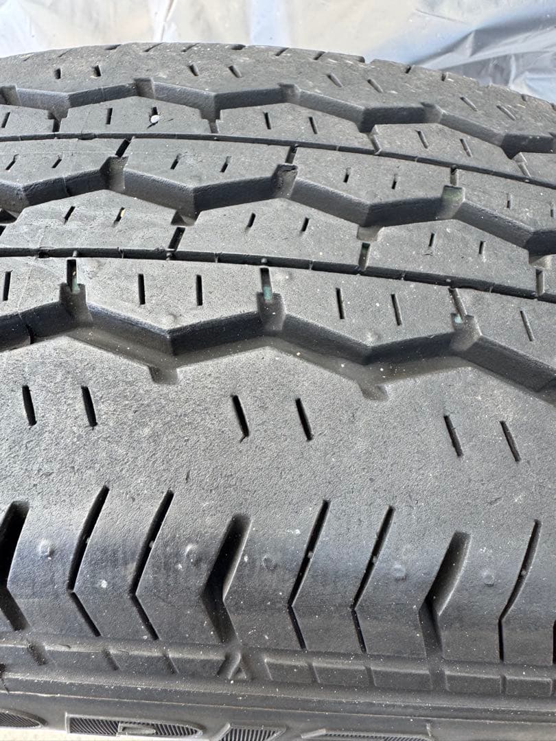 送料込ハイエース純正タイヤバリ山195/80/R15LTタイヤECOPIA４本