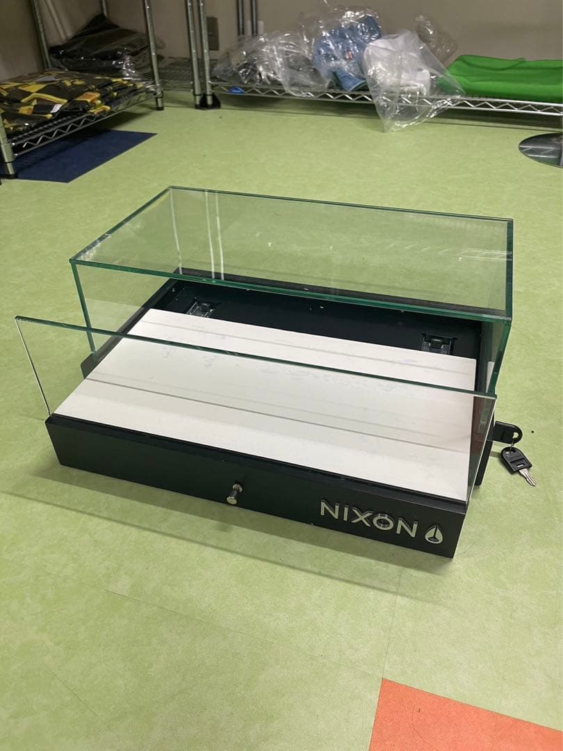 NIXSON ショーケース