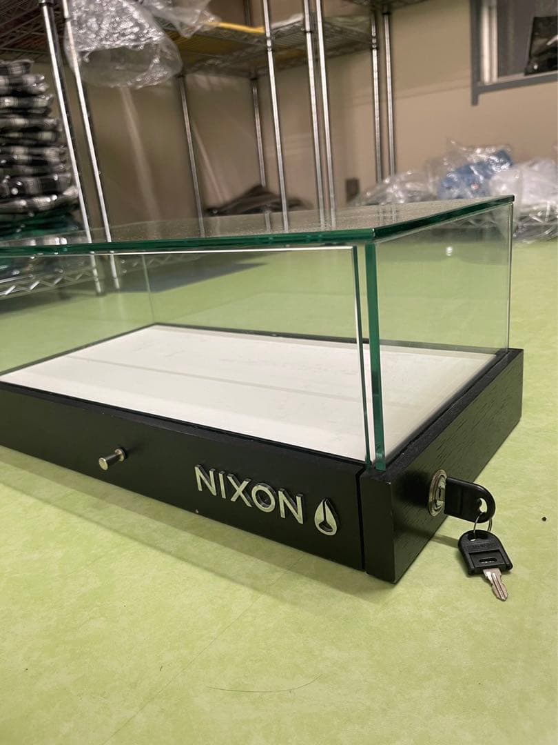 NIXSON ショーケース