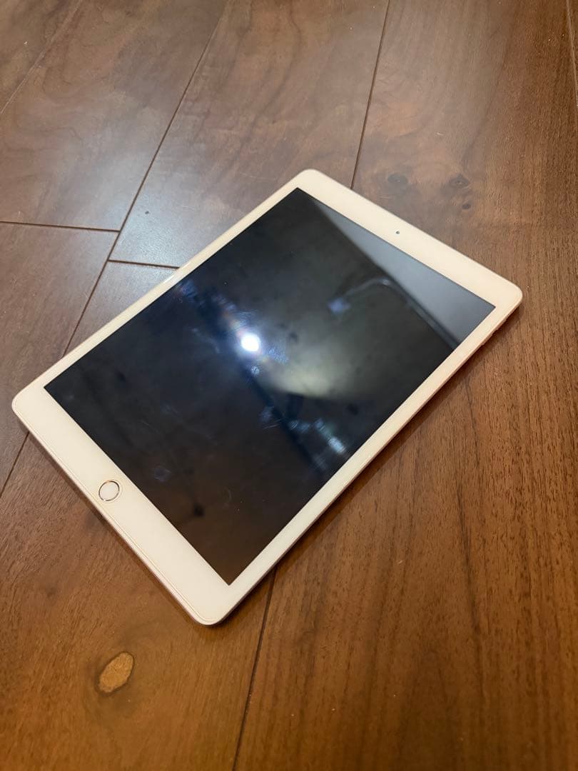 iPad 第7世代 32GB Wi-Fiモデル ゴールド A2198 ケース付き