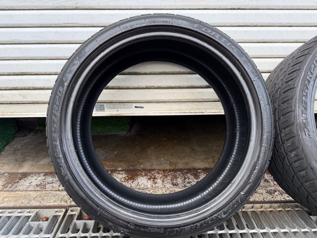 MAXTREK FORTIS T5 245/35R20 タイヤ 2本中古