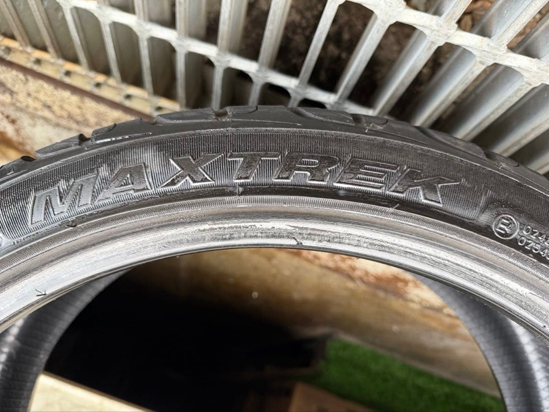 MAXTREK FORTIS T5 245/35R20 タイヤ 2本中古