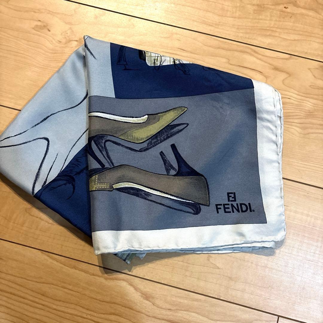 【希少・美品】FENDI フェンディ シルクスカーフ ヴィンテージ イラスト柄