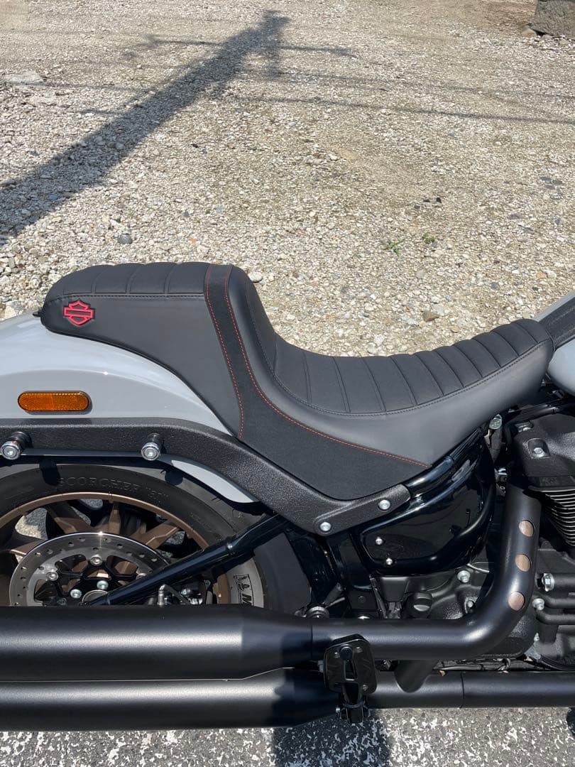Harley-Davidson シート 純正スイッチバックシート