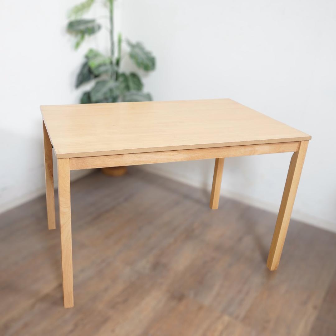 新品 未使用　　シンプル　ダイニング　テーブル　110×70