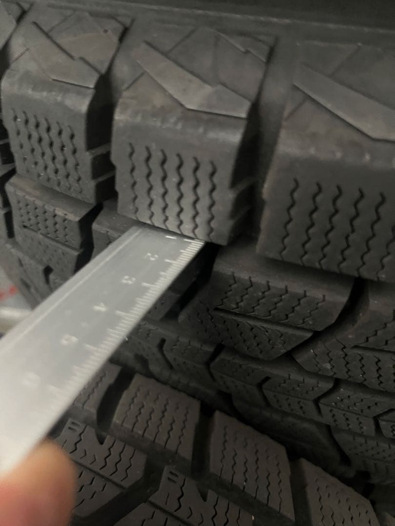 バリ溝　ダンロップWHNTER MAXX 225/65R17スタッドレス