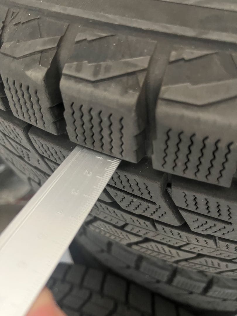 バリ溝　ダンロップWHNTER MAXX 225/65R17スタッドレス