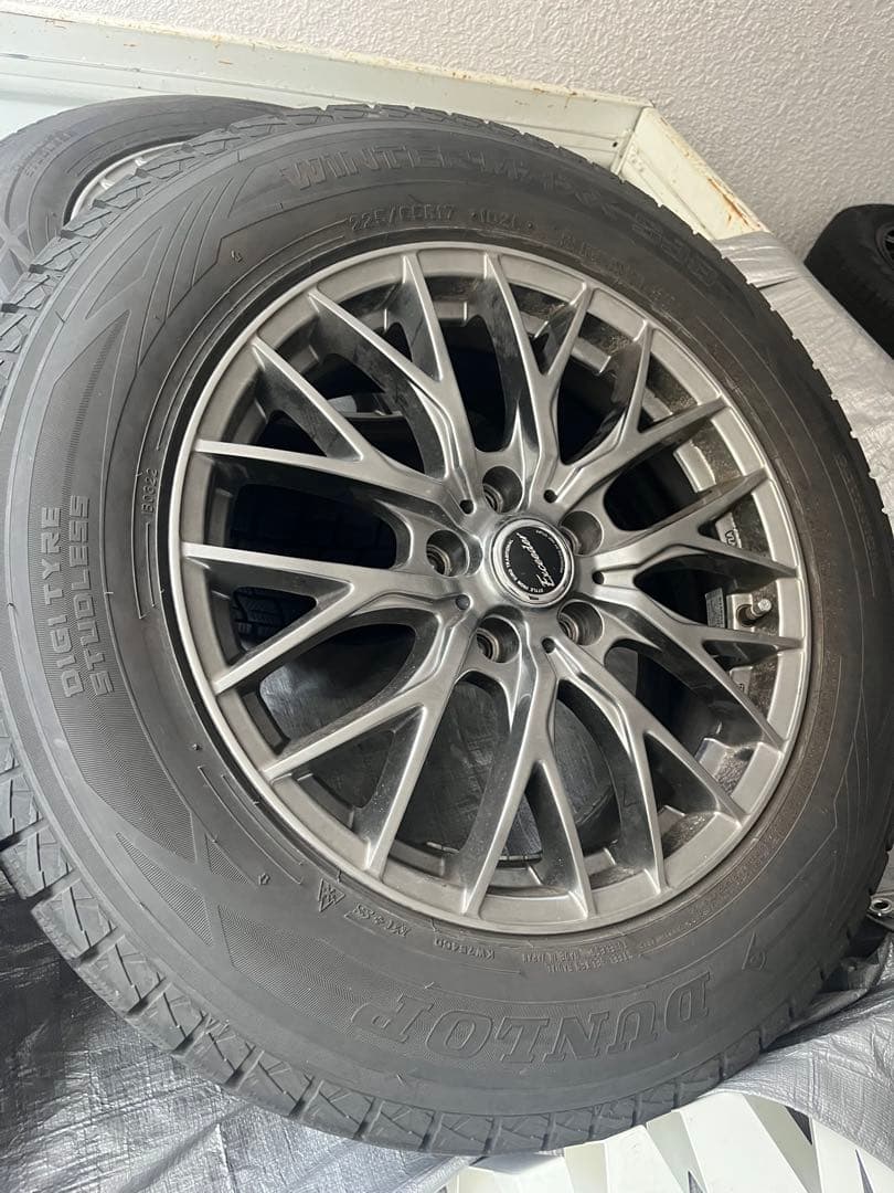 バリ溝　ダンロップWHNTER MAXX 225/65R17スタッドレス