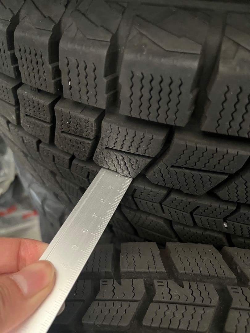 バリ溝　ダンロップWHNTER MAXX 225/65R17スタッドレス