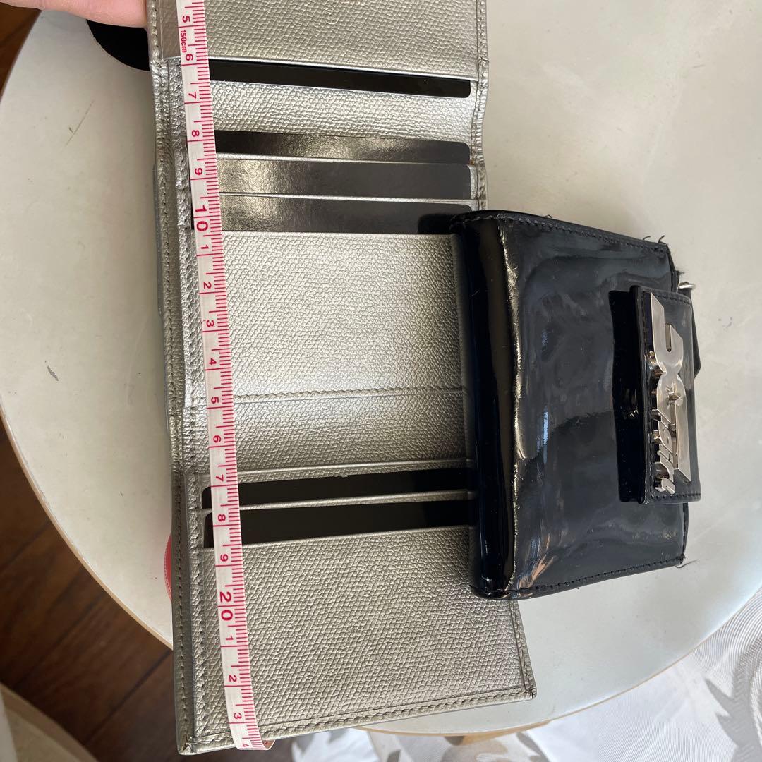CHANEL シルバー 二つ折り財布