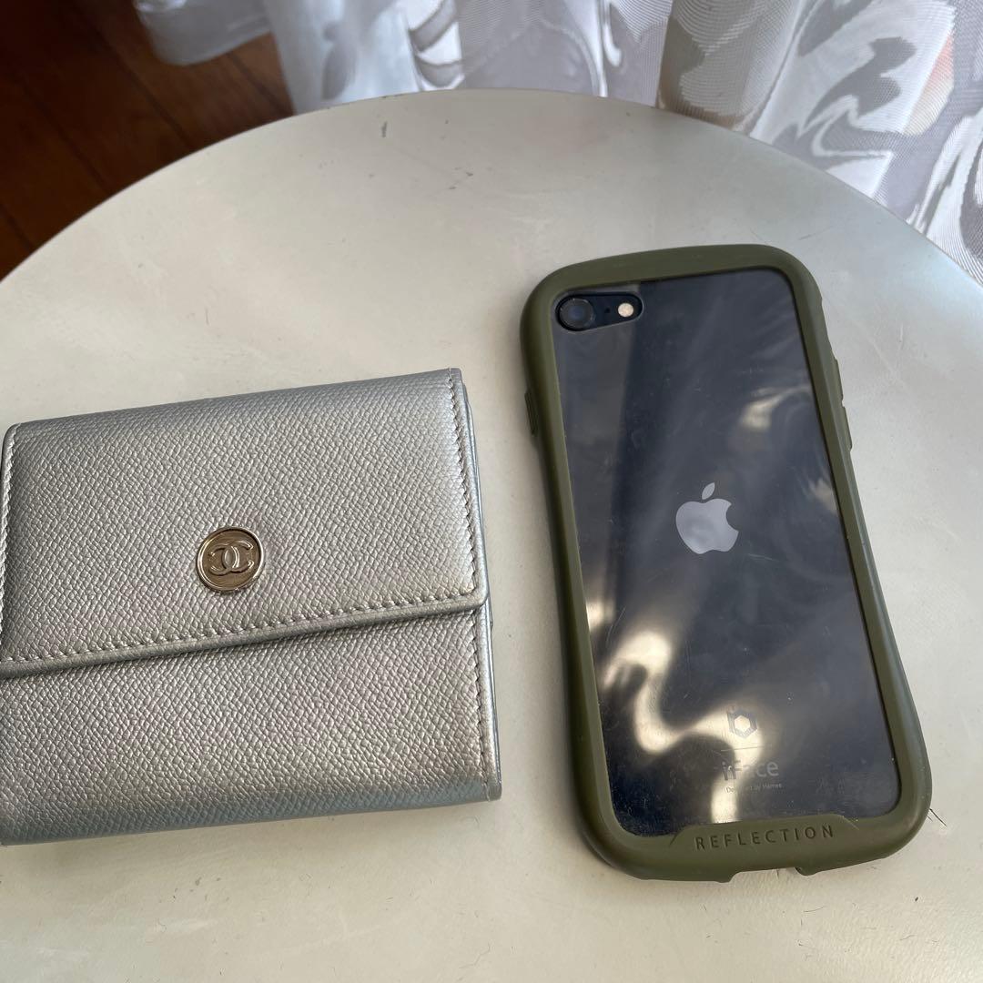 CHANEL シルバー 二つ折り財布