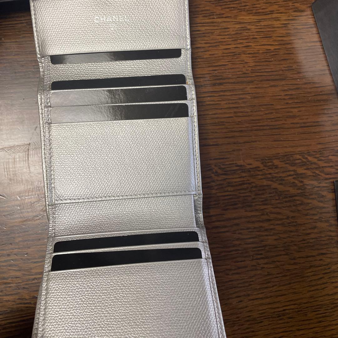 CHANEL シルバー 二つ折り財布