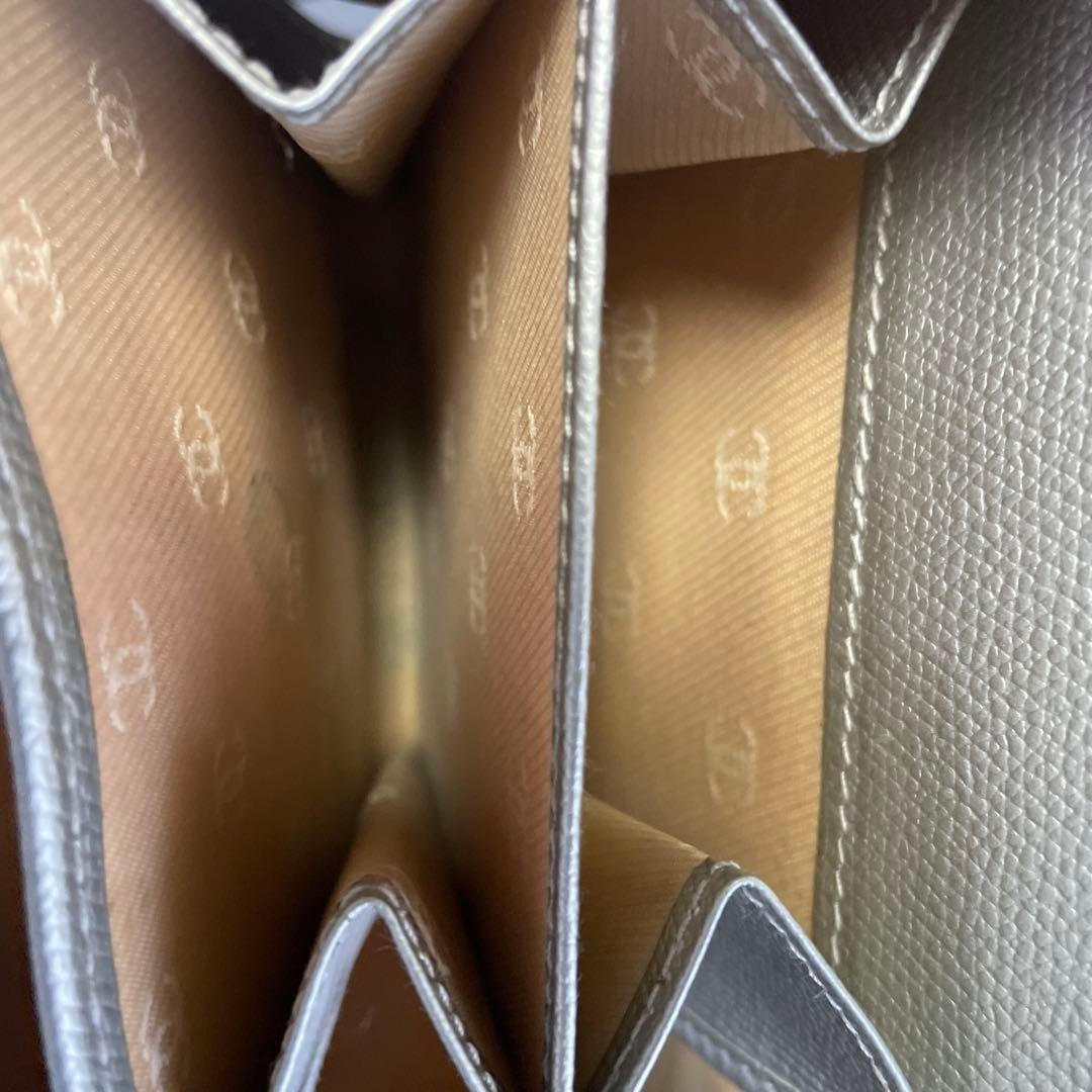 CHANEL シルバー 二つ折り財布