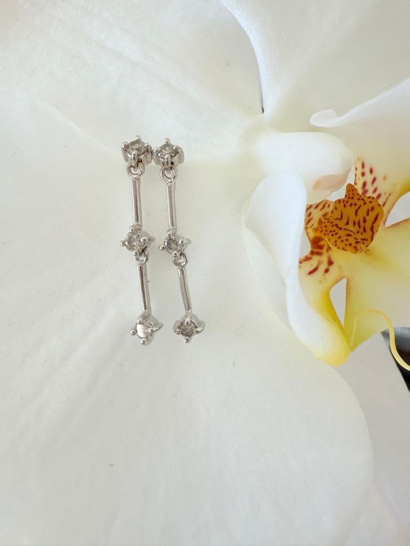 ダイヤモンド　K18 WG ホワイトゴールド　0.20ct ピアス