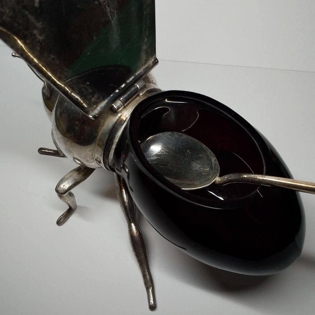 ハエがモチーフの銀製 シュガーポット