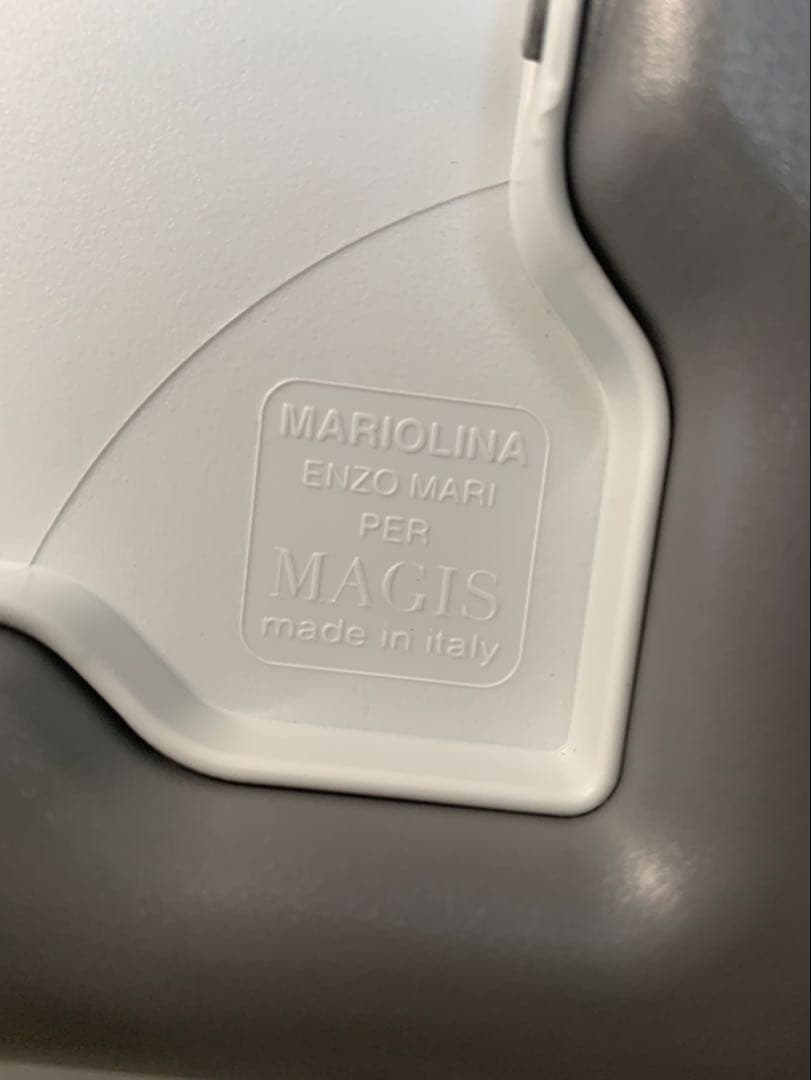 MAGIS MARIOLINA チェア