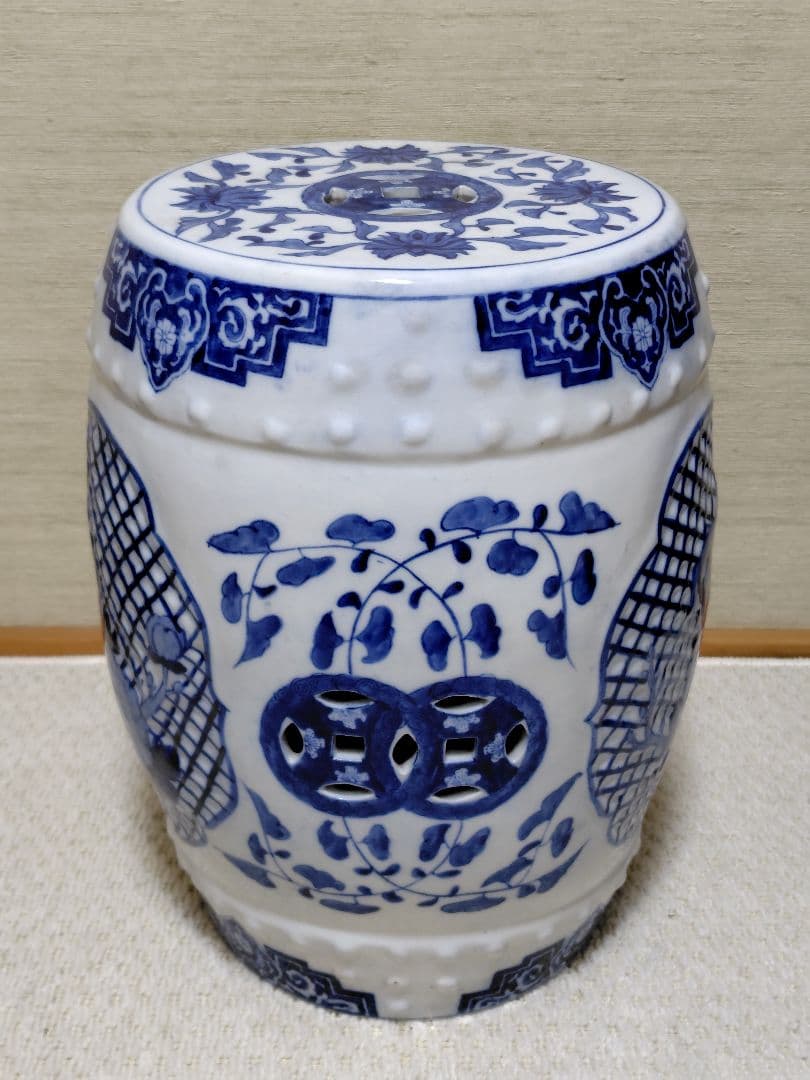 陶器の椅子