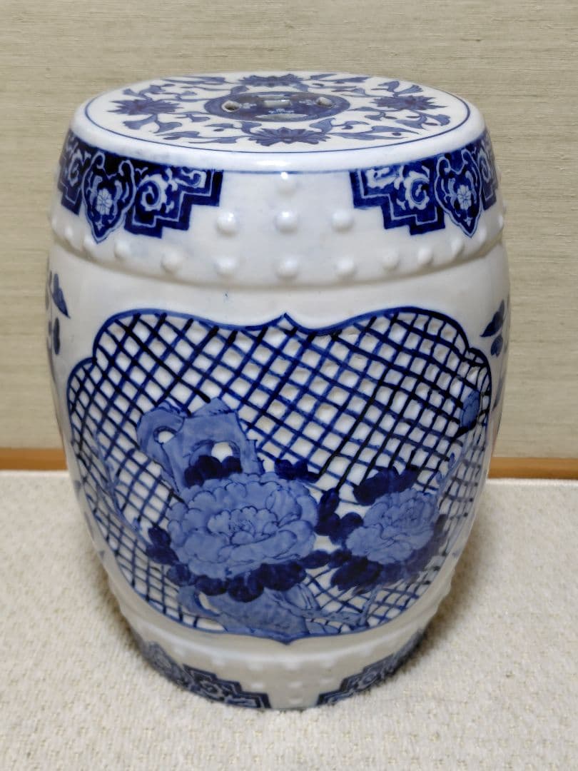 陶器の椅子