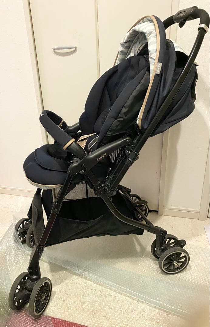 【超美品】Combi　スゴカル　オート4キャス　エッグショック　新生児OK