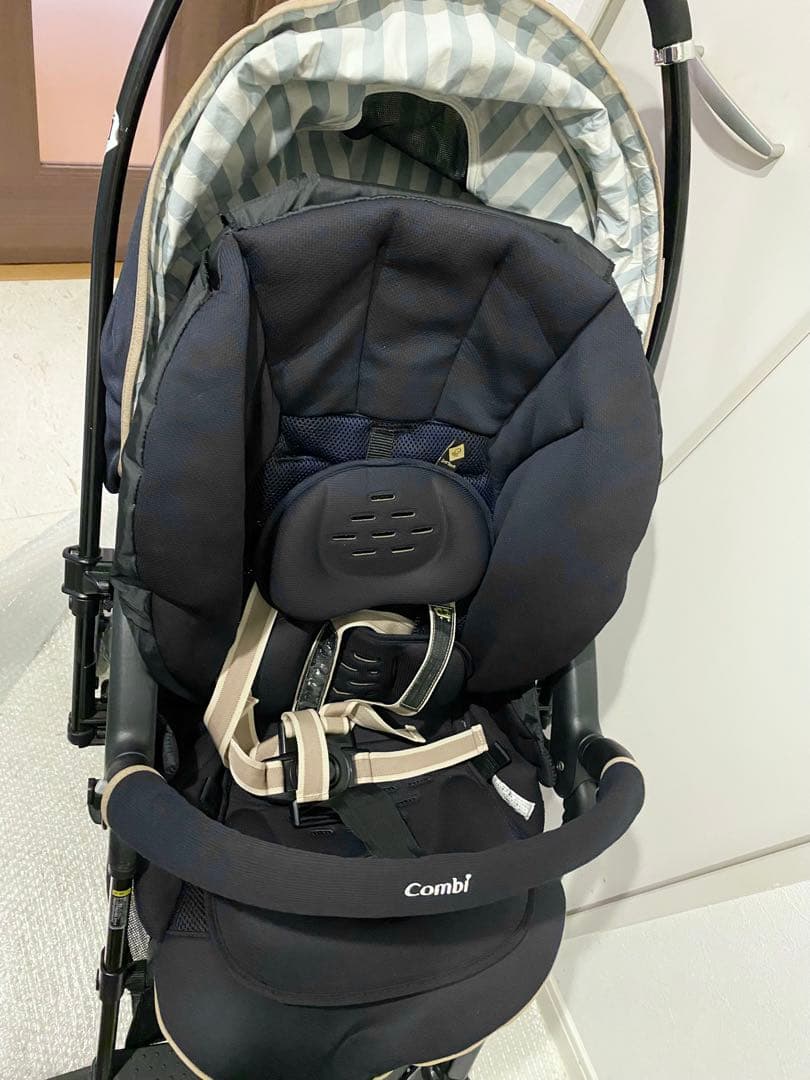 【超美品】Combi　スゴカル　オート4キャス　エッグショック　新生児OK