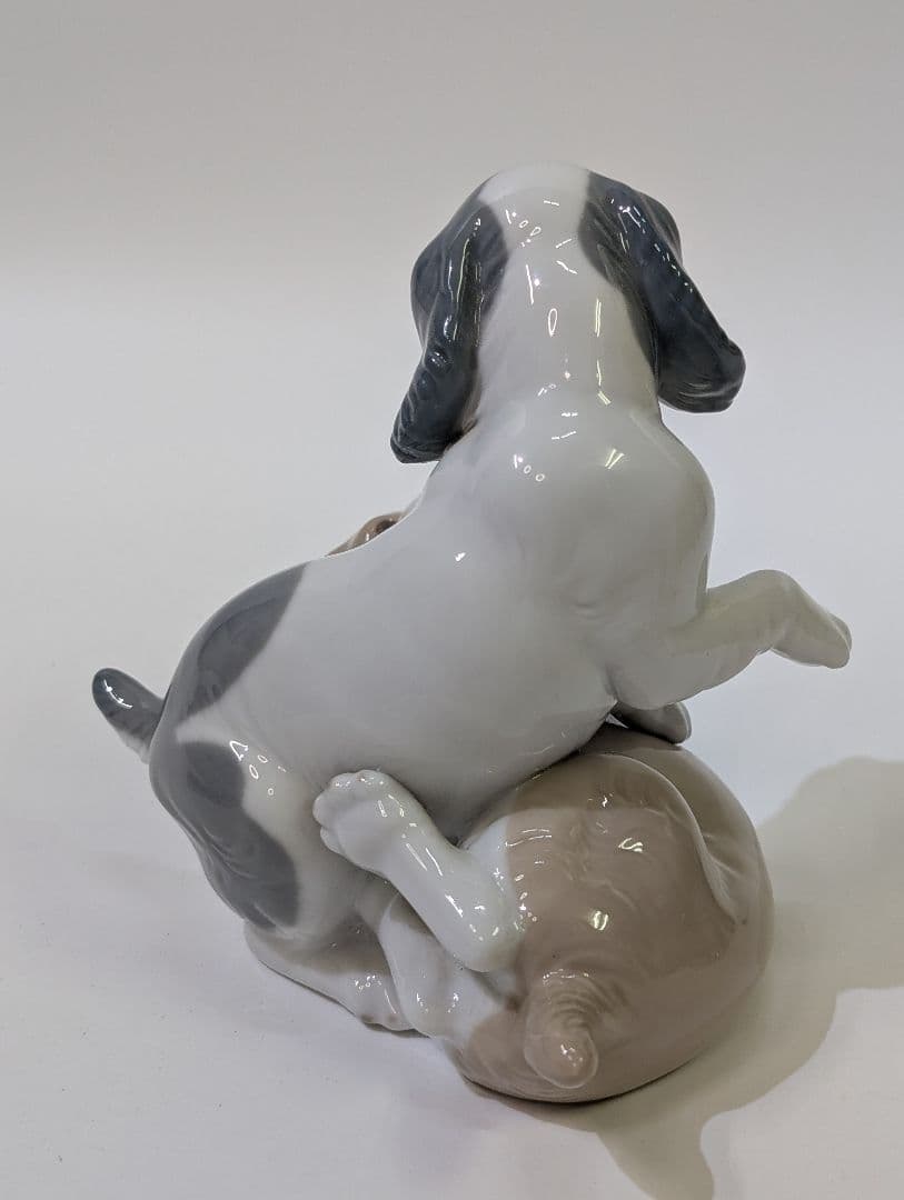 リヤドロ LLADRO NAO 戯れる子犬 フィギュリン 『いたずらっ子』仔犬