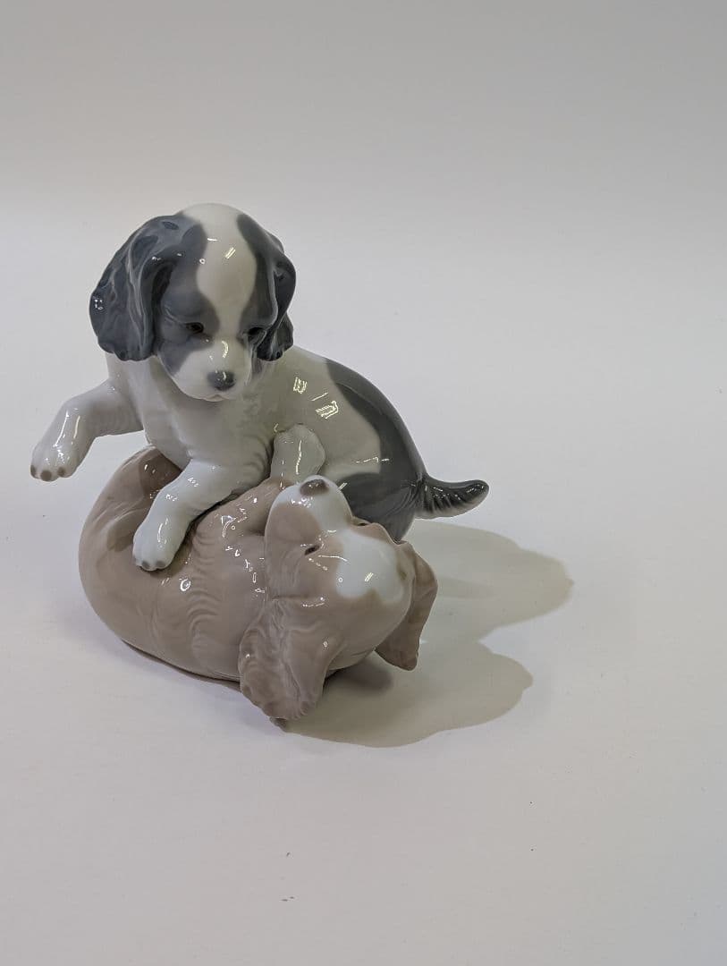 リヤドロ LLADRO NAO 戯れる子犬 フィギュリン 『いたずらっ子』仔犬