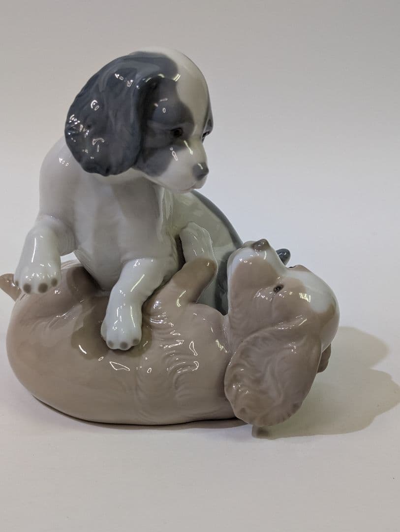 リヤドロ LLADRO NAO 戯れる子犬 フィギュリン 『いたずらっ子』仔犬