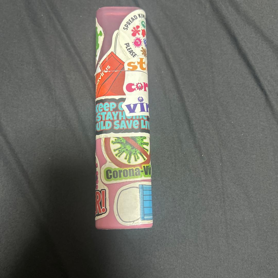 ウイルス警告ステッカー付き筒状文房具