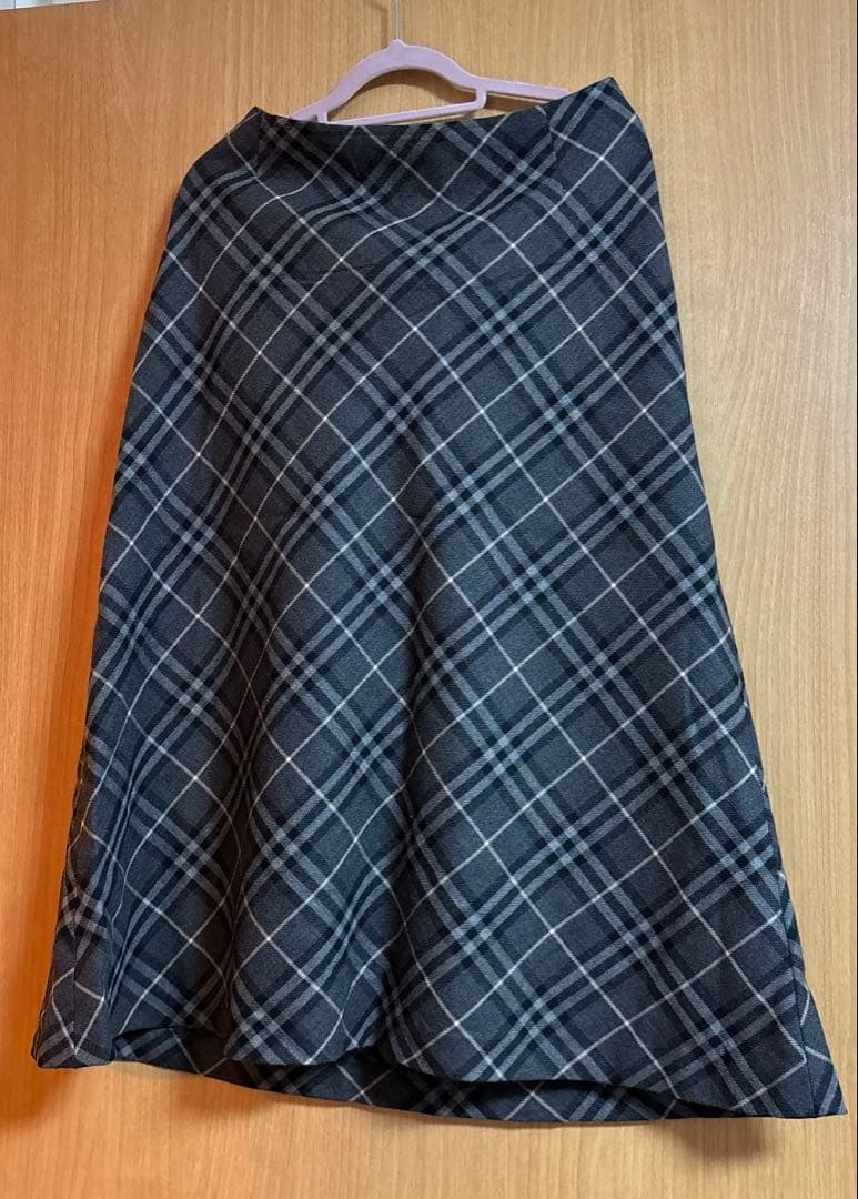 バーバリーロンドン☆ノバチェック☆ミモレ丈☆フレアスカート☆サイズ42