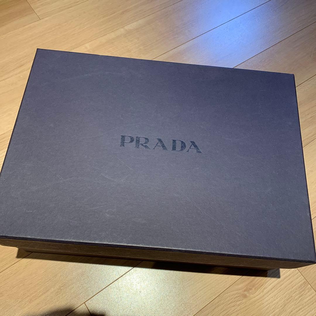 PRADA ホワイトスニーカー　37サイズ（23.5センチ）　箱あり