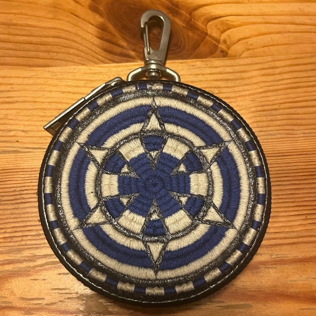 black means サークルポーチ　ケース