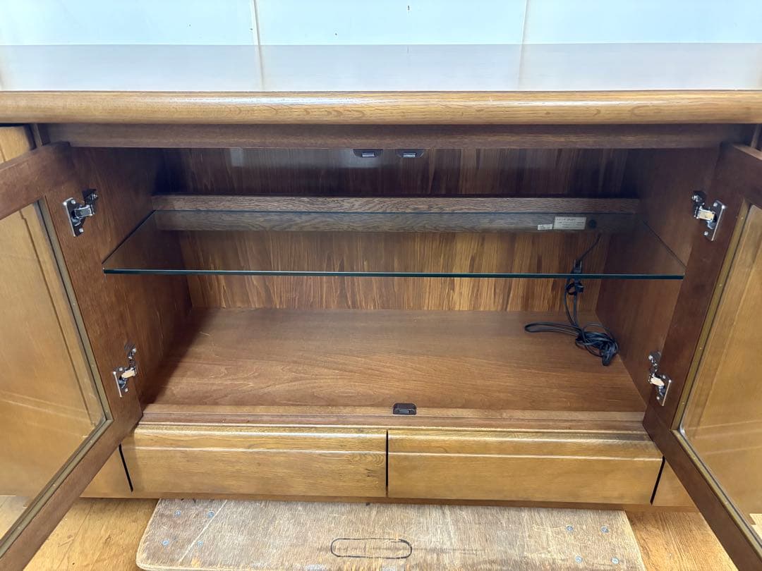 M009 カリモク　サイドボード　リビングボード　キャビネット　幅1800ｍｍ