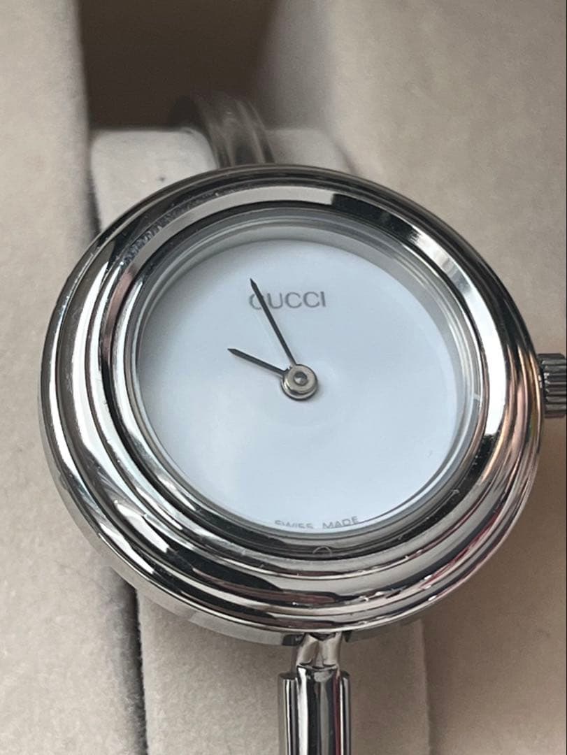 【美品】GUCCI　チェンジベゼル　シルバー　新品電池　レディース腕時計　稼働