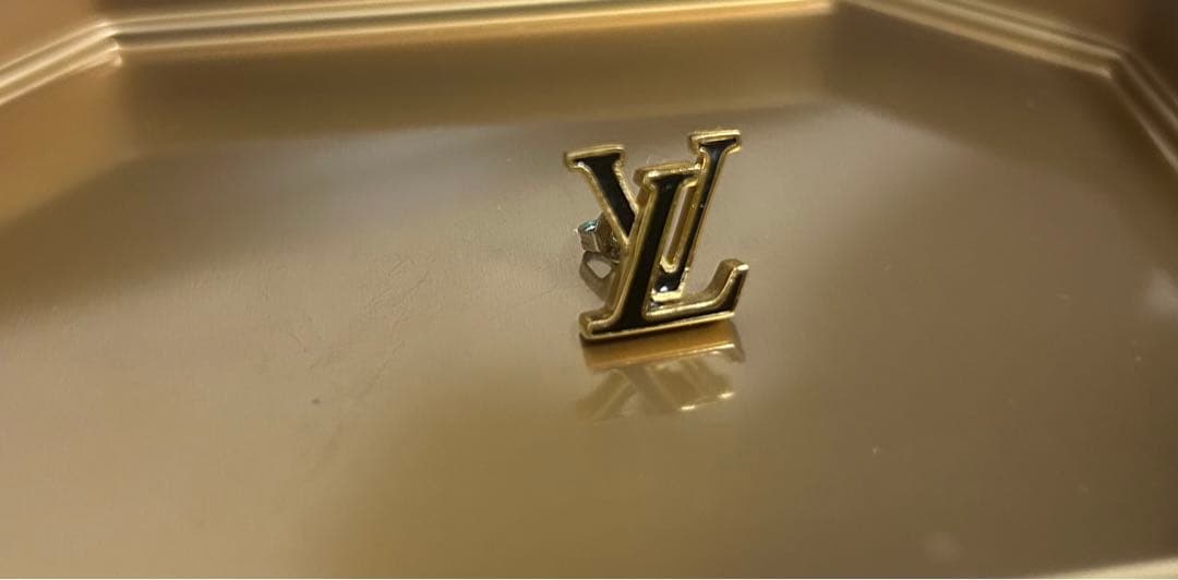 ルイヴィトン LVロゴ ピアス（片耳）