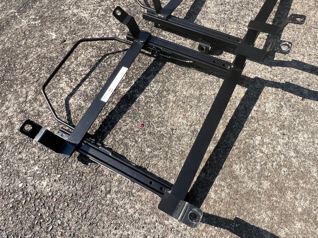 ランクル100用シートレール左右セット