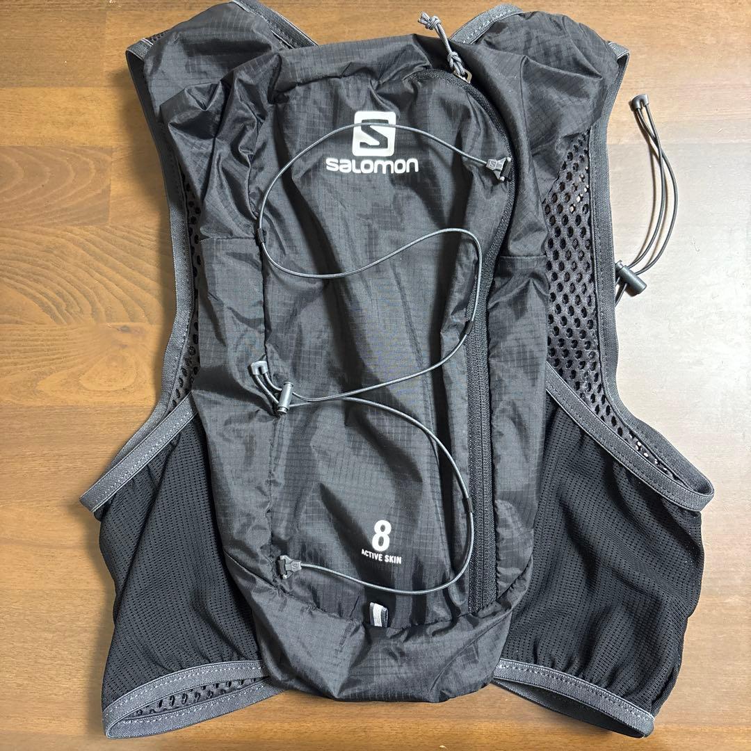 Salomon ランニングベスト 黒 メッシュ