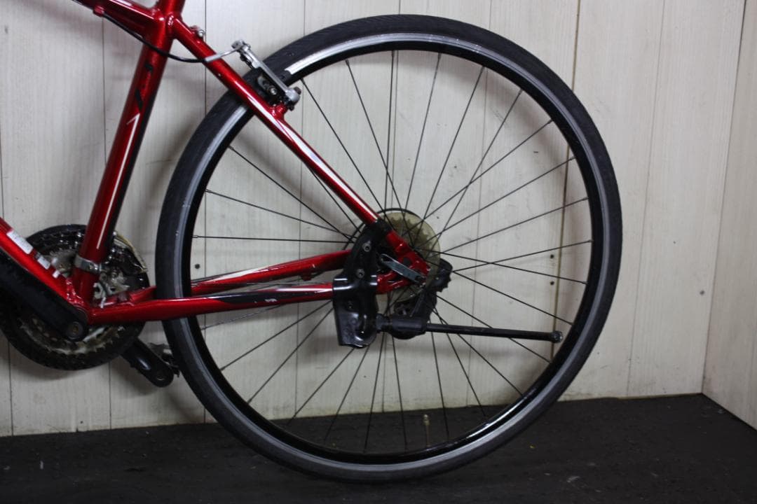 GIANT-MOMENTUM iNEED Z-3 700C21速460mmクロス