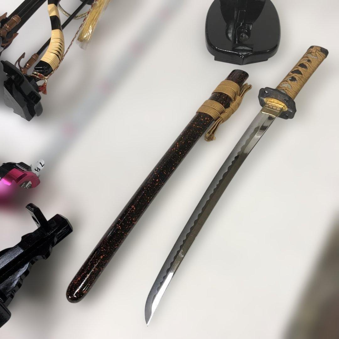 五月人形 黒と金の飾り