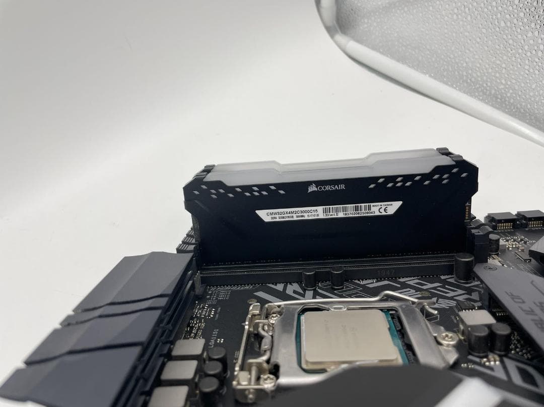 ROG CPUとマザーボードとメモリーのセット ROG i7 9700 32GB