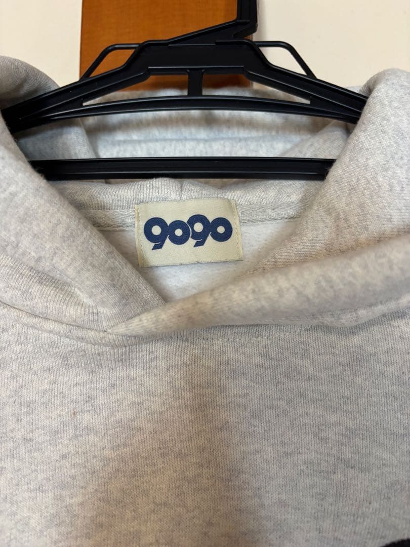 9090 フーディーパーカー