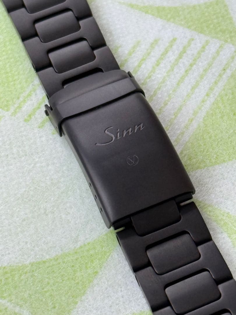 【美品】Sinn 腕時計 純正ブレスレット SSテギメントPVD / 20mm！