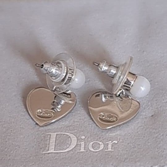 バレンタインSALE ディオールピアス ハート ロゴパール シルバー 美品